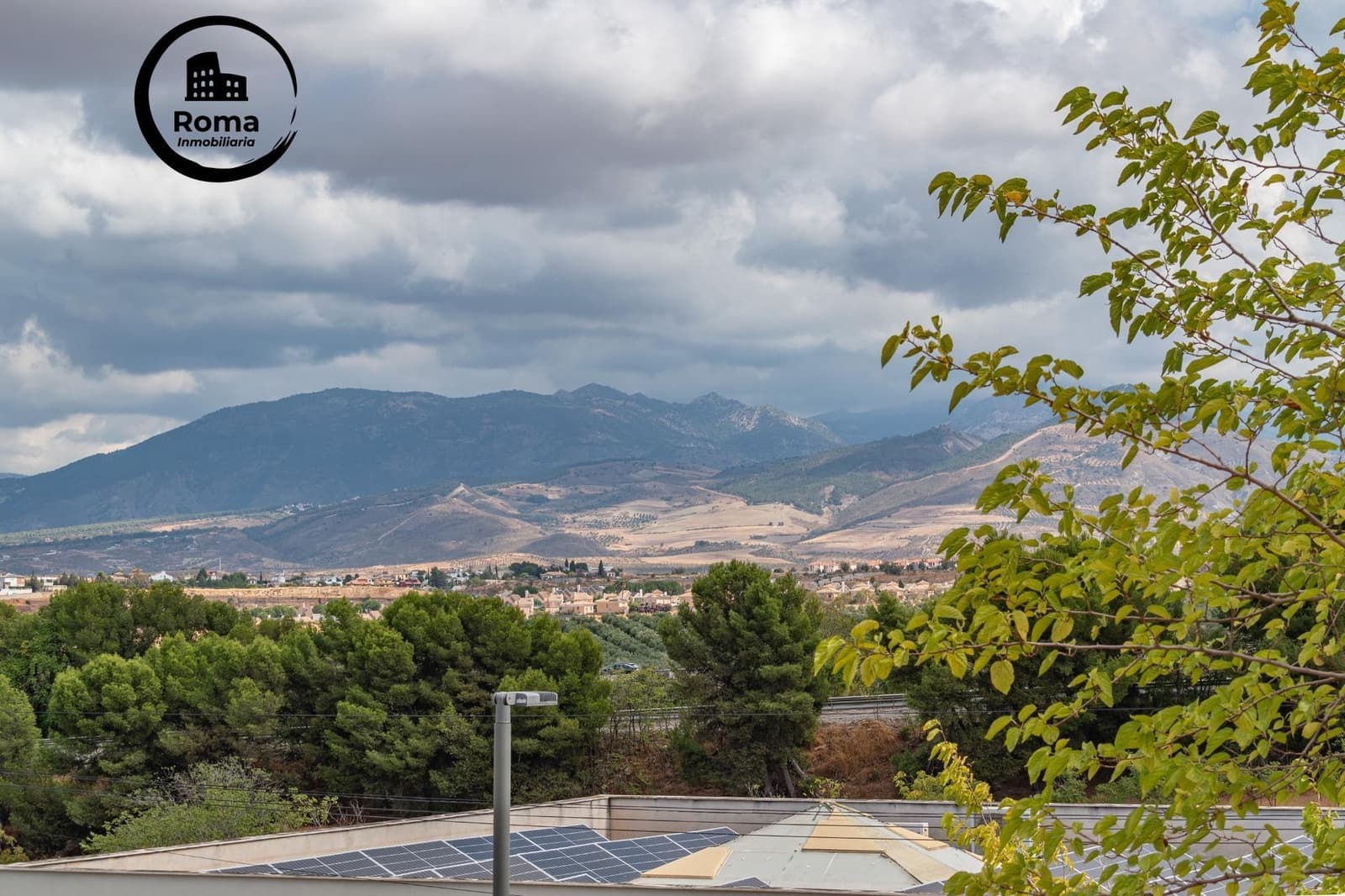 Chalet de 4 habitaciones en Otura en venta con piscina garaje - 319.000 € (Ref: 9568849)