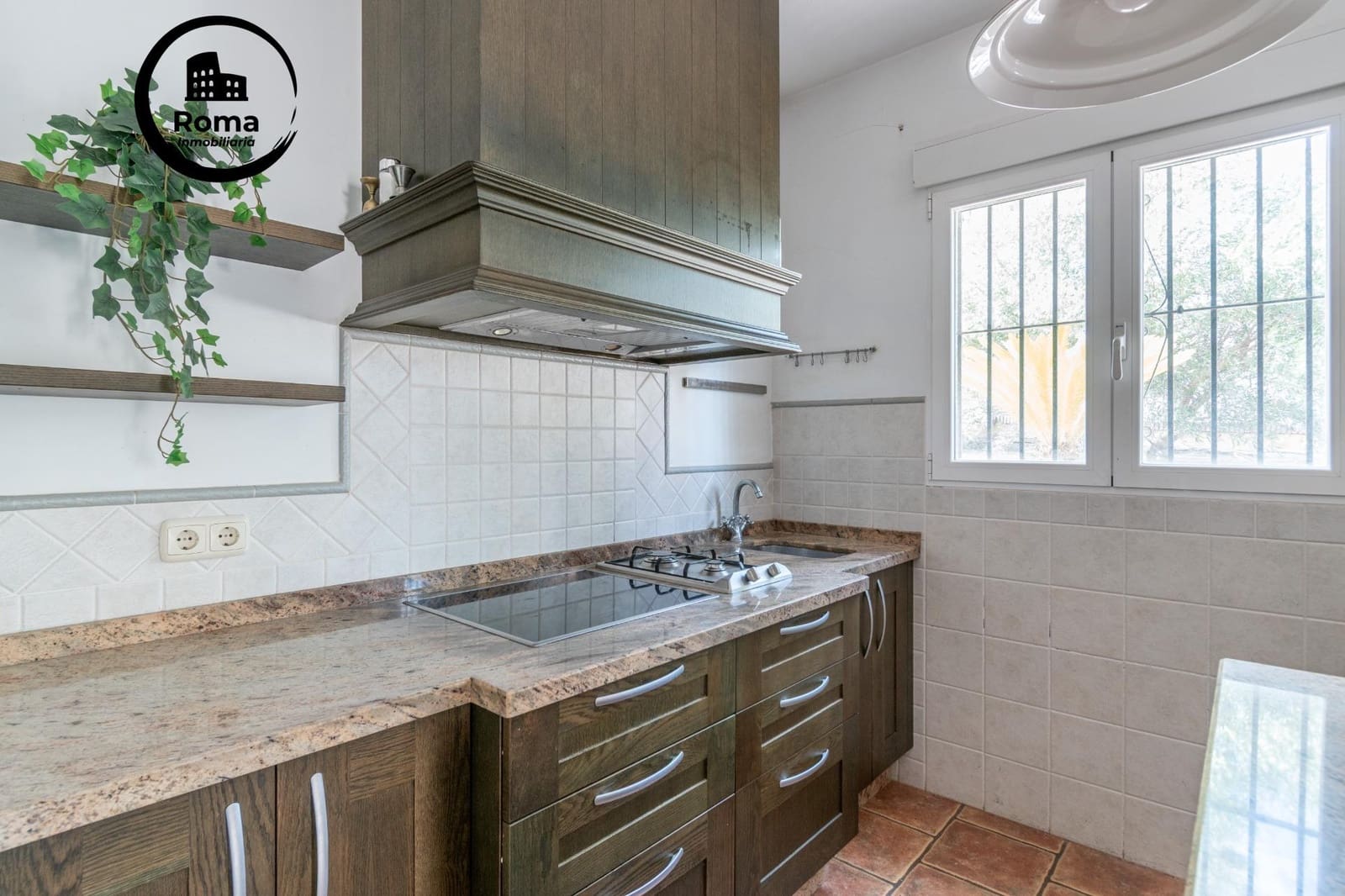 Chalet de 4 habitaciones en Otura en venta con piscina garaje - 319.000 € (Ref: 9568849)