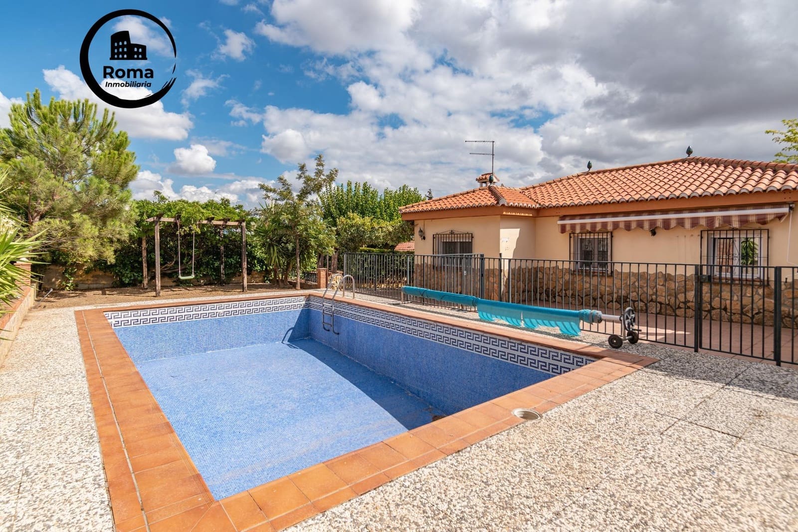 Chalet de 4 habitaciones en Otura en venta con piscina garaje - 319.000 € (Ref: 9568849)