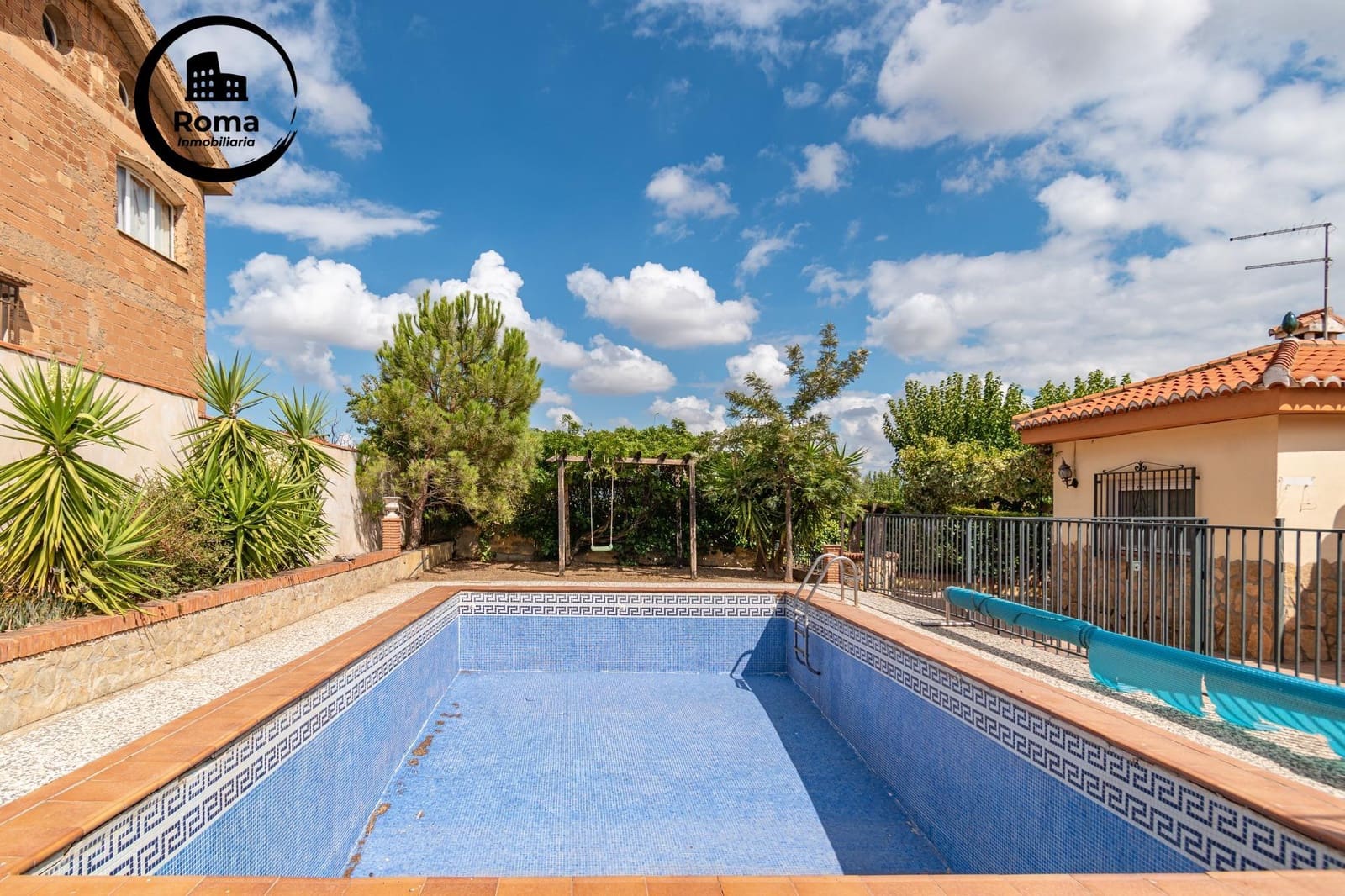 Chalet de 4 habitaciones en Otura en venta con piscina garaje - 319.000 € (Ref: 9568849)