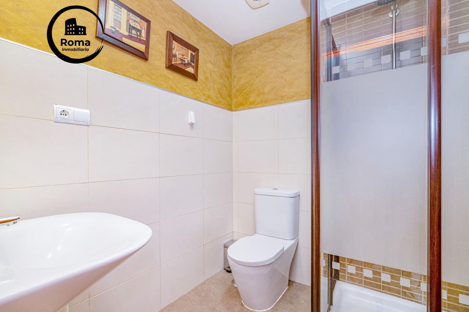 6 soveværelse Rækkehus til salg i Granada by - € 385.000 (Ref: 9568851)