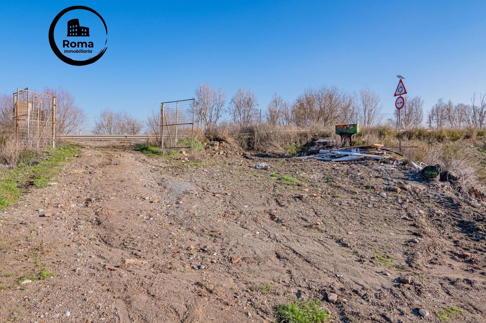 Grunde uden byggetilladelser til salg i Granada by - € 160.000 (Ref: 9568872)