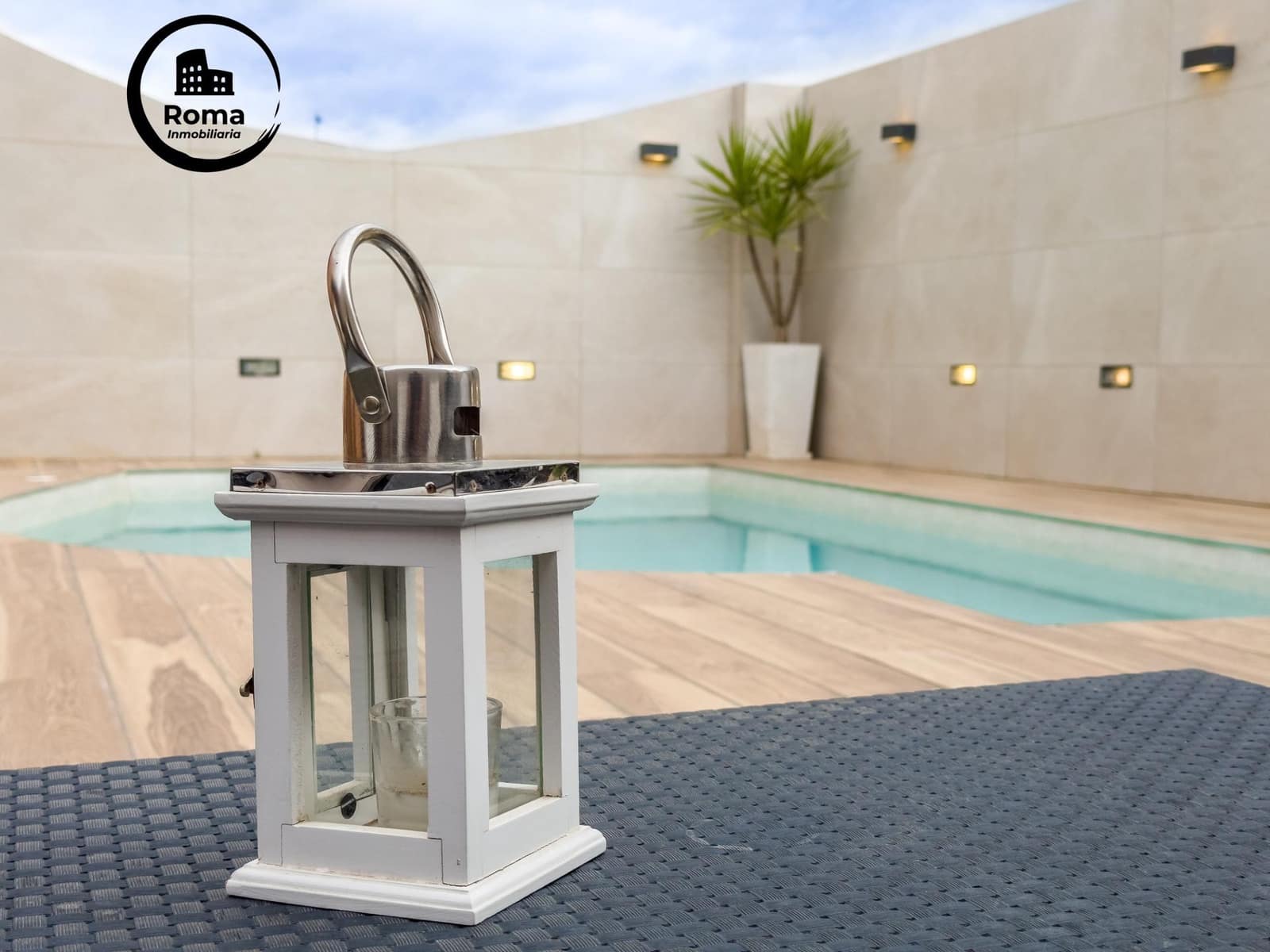 4 soverom Kjedet enebolig til salgs i Las Gabias med svømmebasseng garasje - € 385 000 (Ref: 9568889)