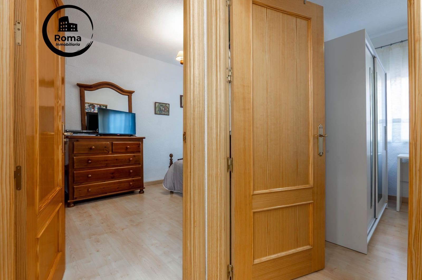 Piso de 3 habitaciones en Granada ciudad en venta - 260.000 € (Ref: 9574746)