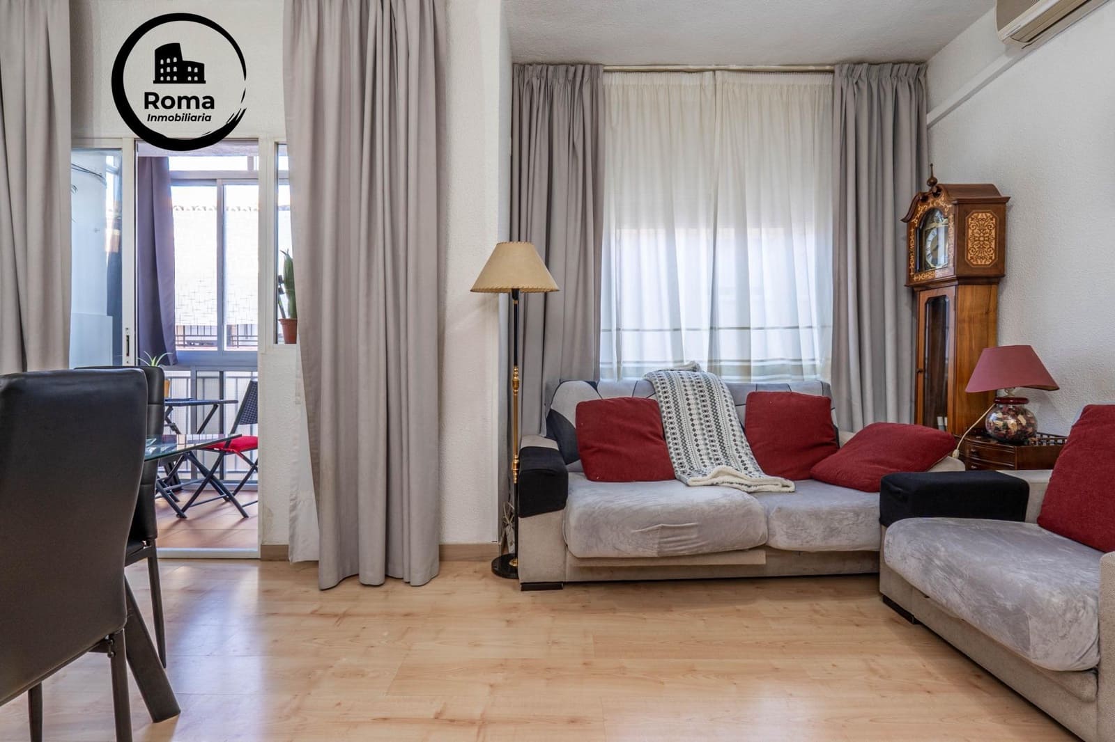 Piso de 3 habitaciones en Granada ciudad en venta - 260.000 € (Ref: 9574746)