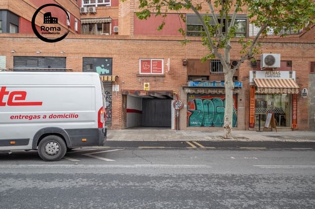 Garage till salu i Granada stad - 45 000 € (Ref: 9574754)