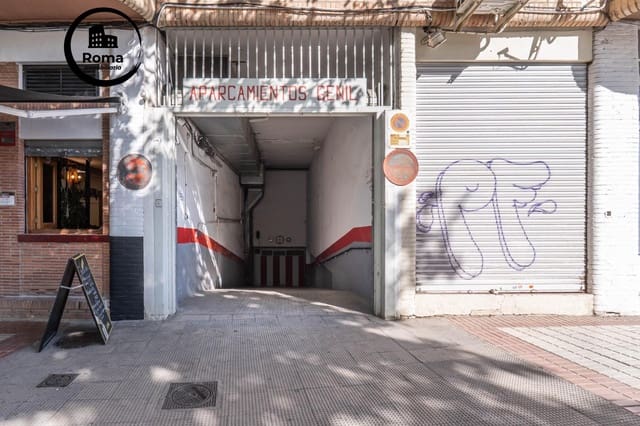 Garage til salg i Granada by - € 35.000 (Ref: 9574755)