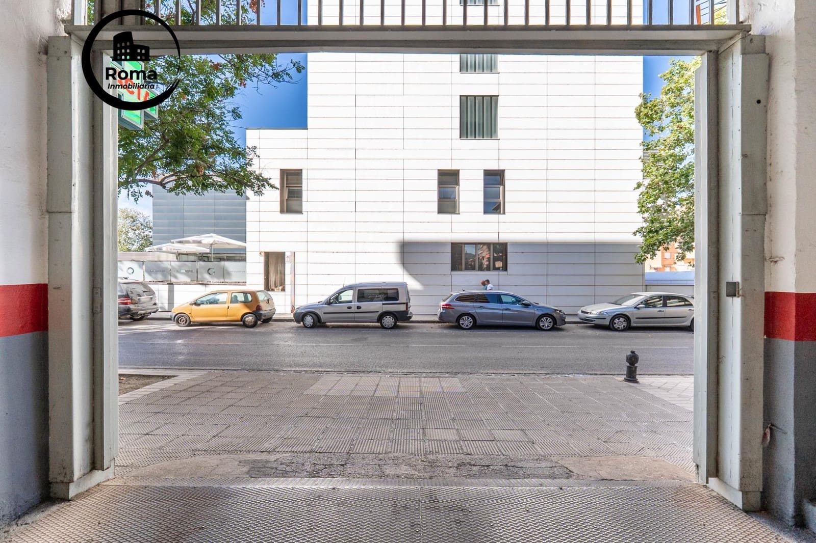 Garage til salg i Granada by - € 35.000 (Ref: 9574755)