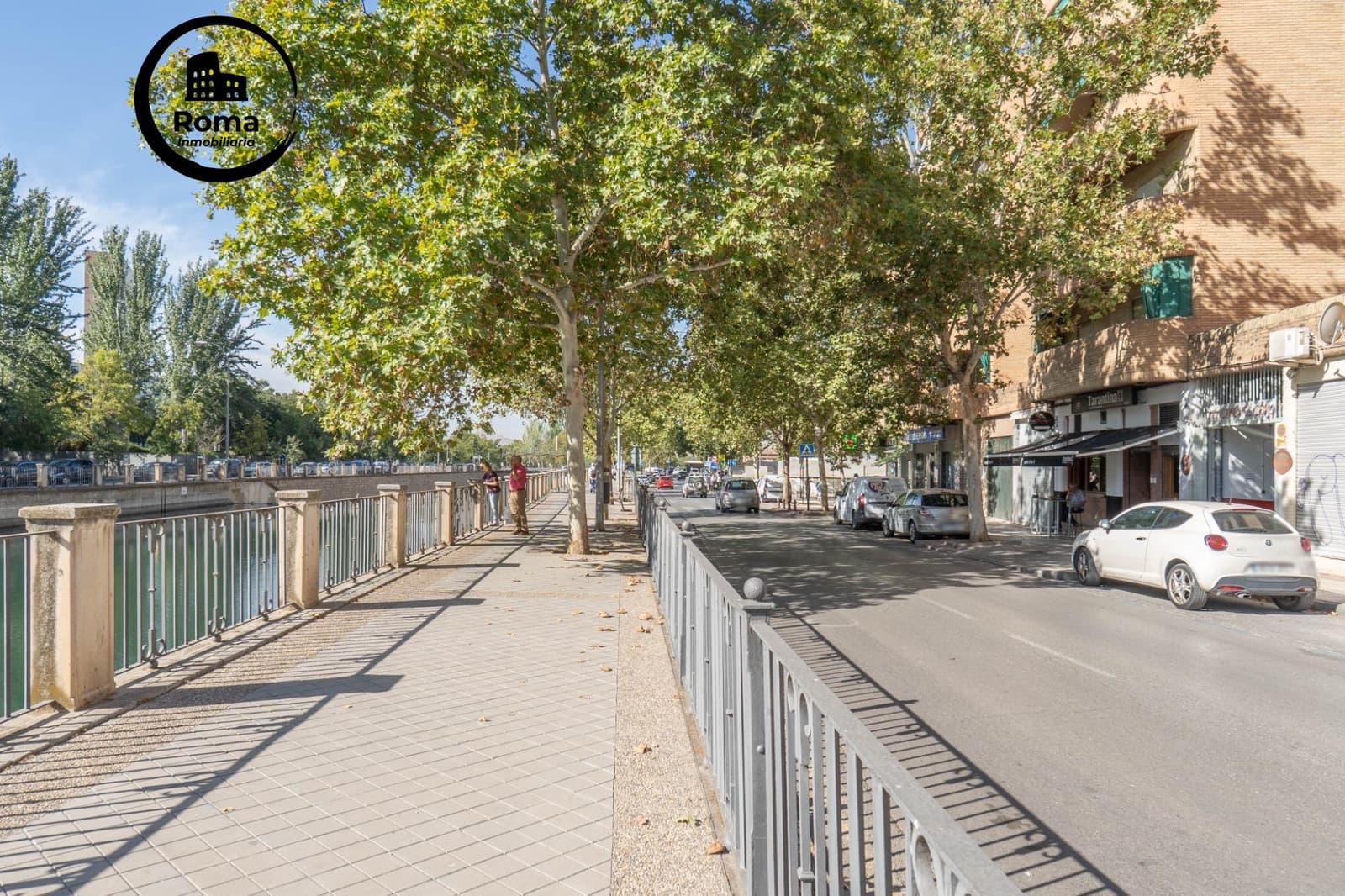 Garage til salg i Granada by - € 35.000 (Ref: 9574755)