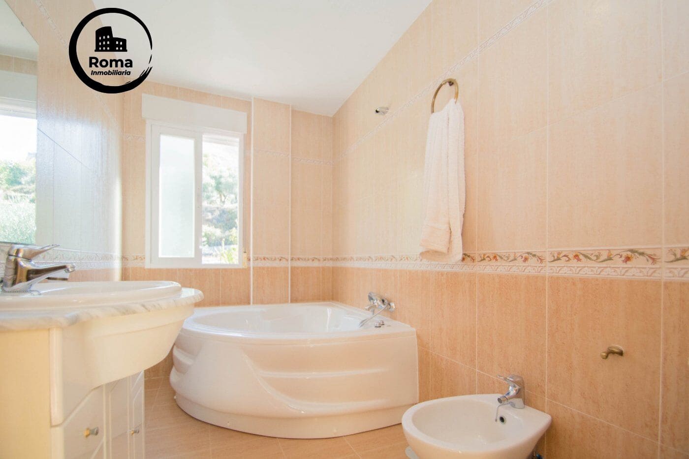 Chalet de 5 habitaciones en Güéjar Sierra en venta con piscina garaje - 314.900 € (Ref: 9584457)