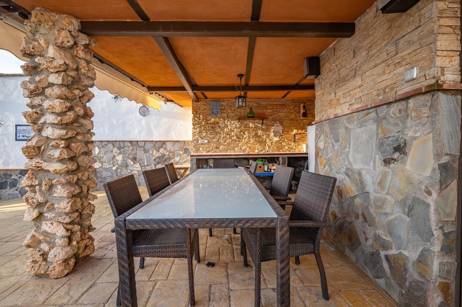 5 soveværelse Villa til salg i Huetor Vega med swimmingpool garage - € 419.000 (Ref: 9584462)