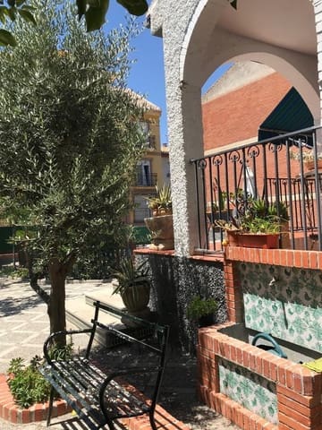 5 soverom Villa til salgs i La Zubia med garasje - € 460 000 (Ref: 9584463)