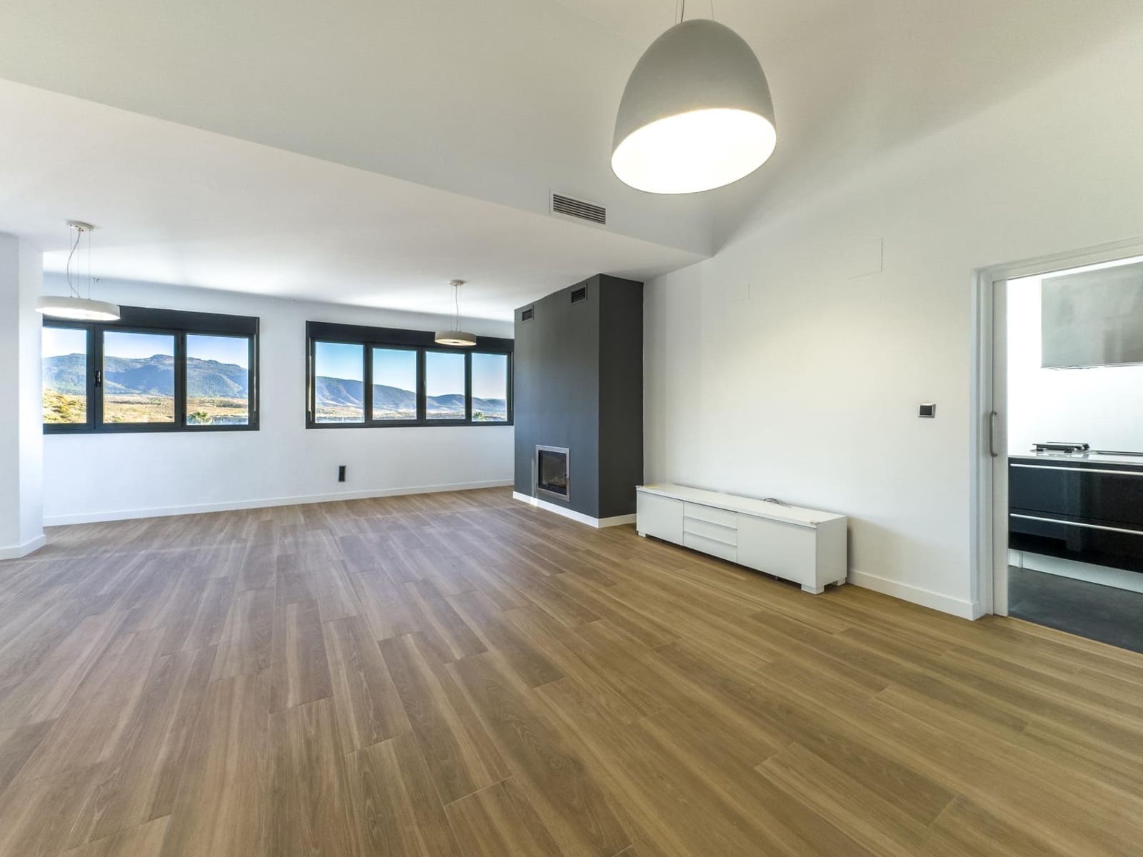 5 soverom Villa til salgs i La Zubia med svømmebasseng garasje - € 799 000 (Ref: 9584466)