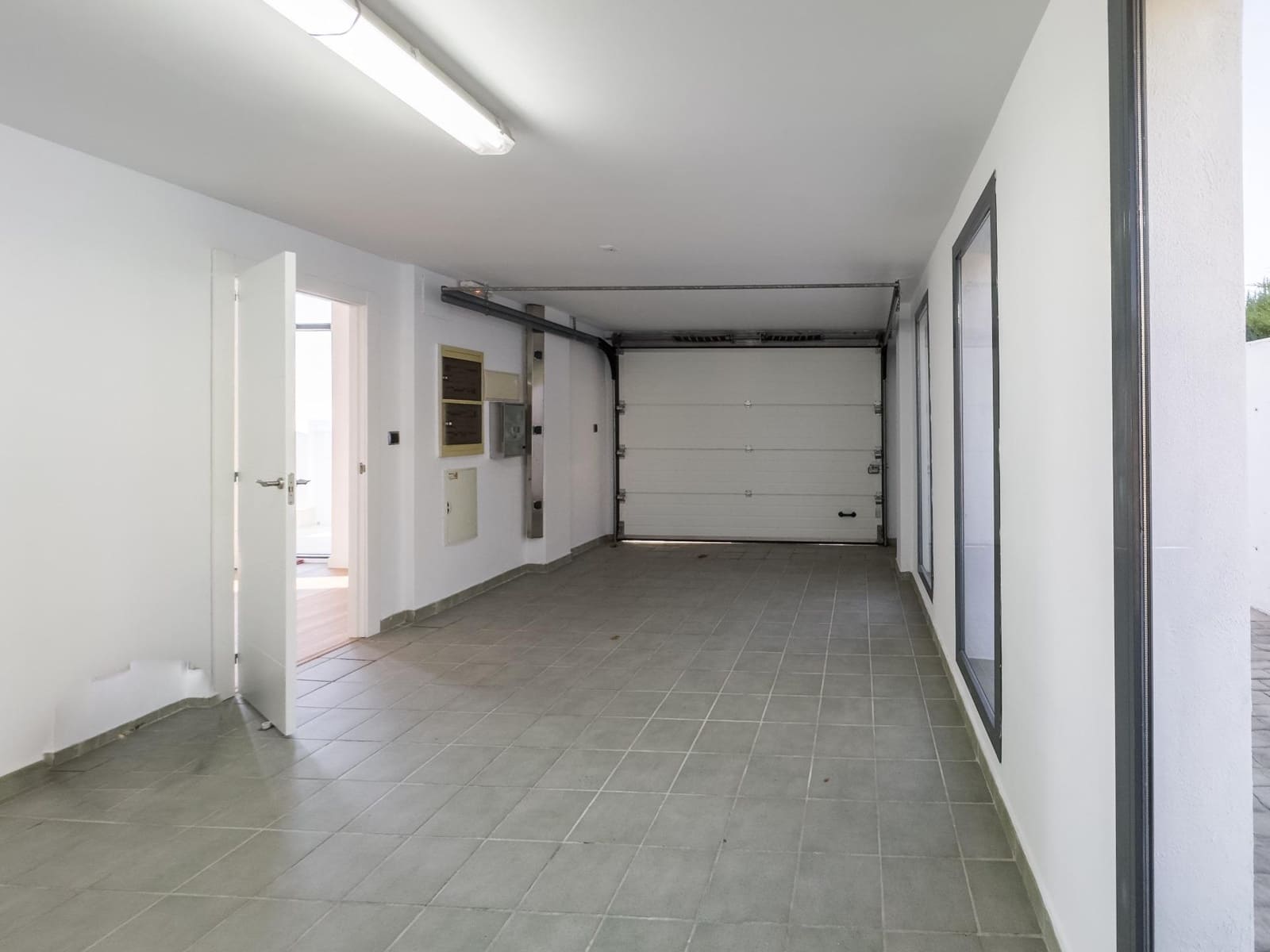 5 soverom Villa til salgs i La Zubia med svømmebasseng garasje - € 799 000 (Ref: 9584466)