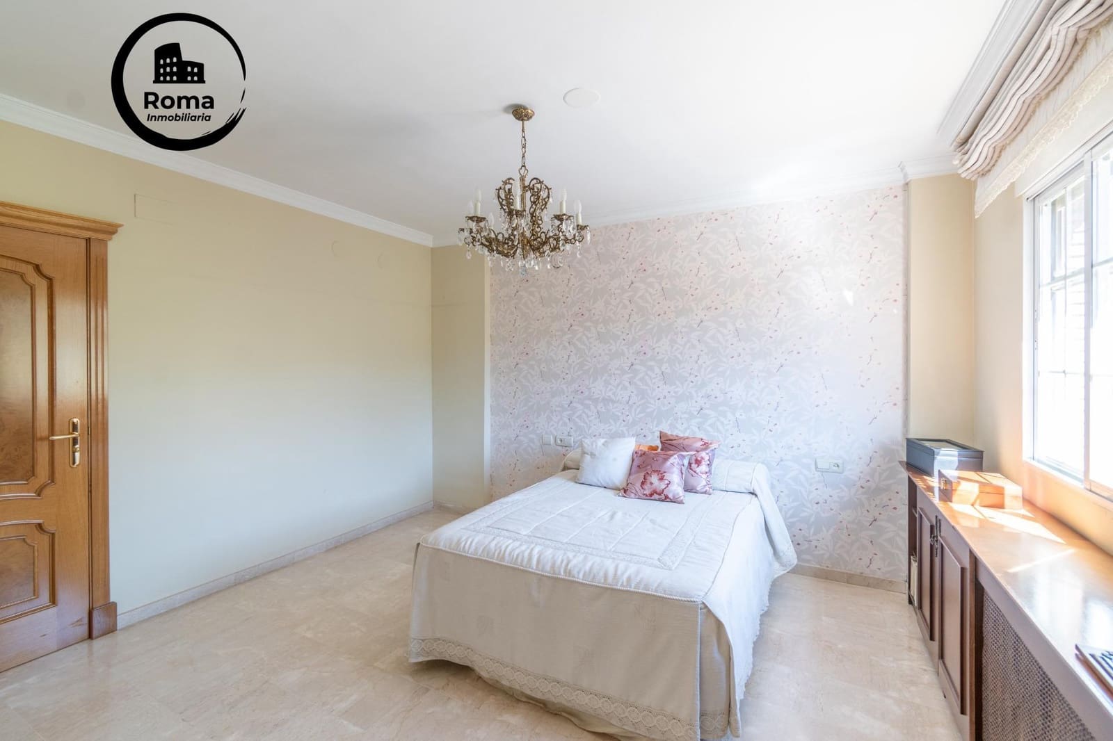 Chalet de 4 habitaciones en La Zubia en venta con piscina garaje - 395.000 € (Ref: 9584469)