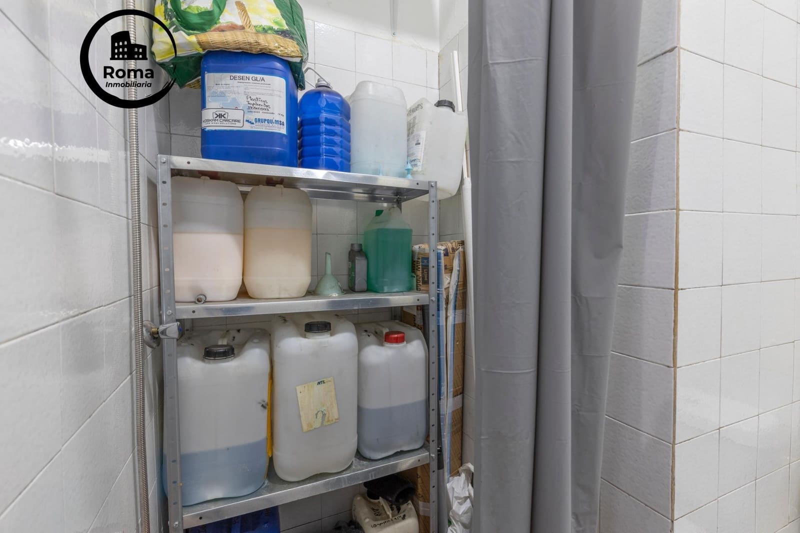 Commercial for sale in Granada city - € 130,000 (Ref: 9584479)