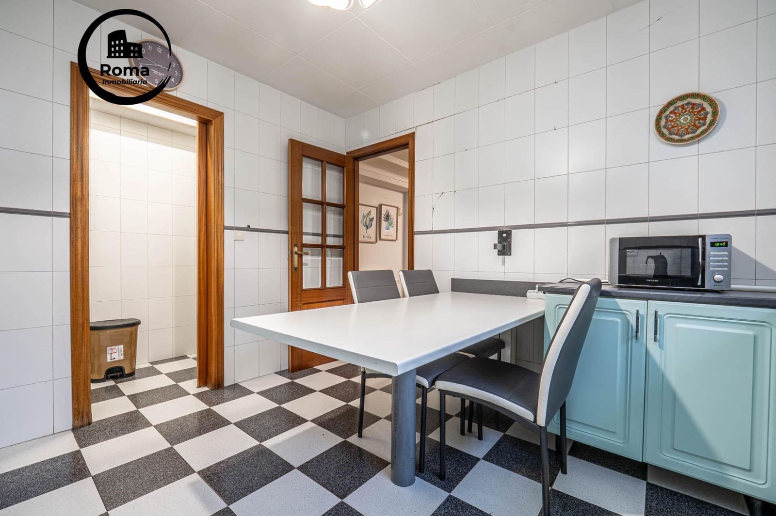 4 soveværelse Semi-Rækkehus til salg i Huetor Vega med swimmingpool - € 315.000 (Ref: 9584499)