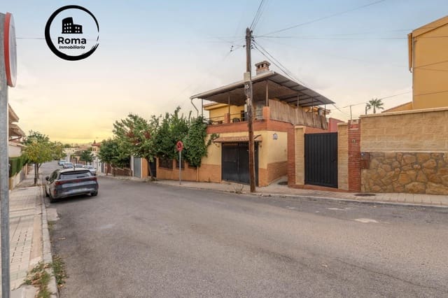 4 chambre Villa/Maison Semi-Mitoyenne à vendre à Huétor Vega avec piscine - 315 000 € (Ref: 9584499)