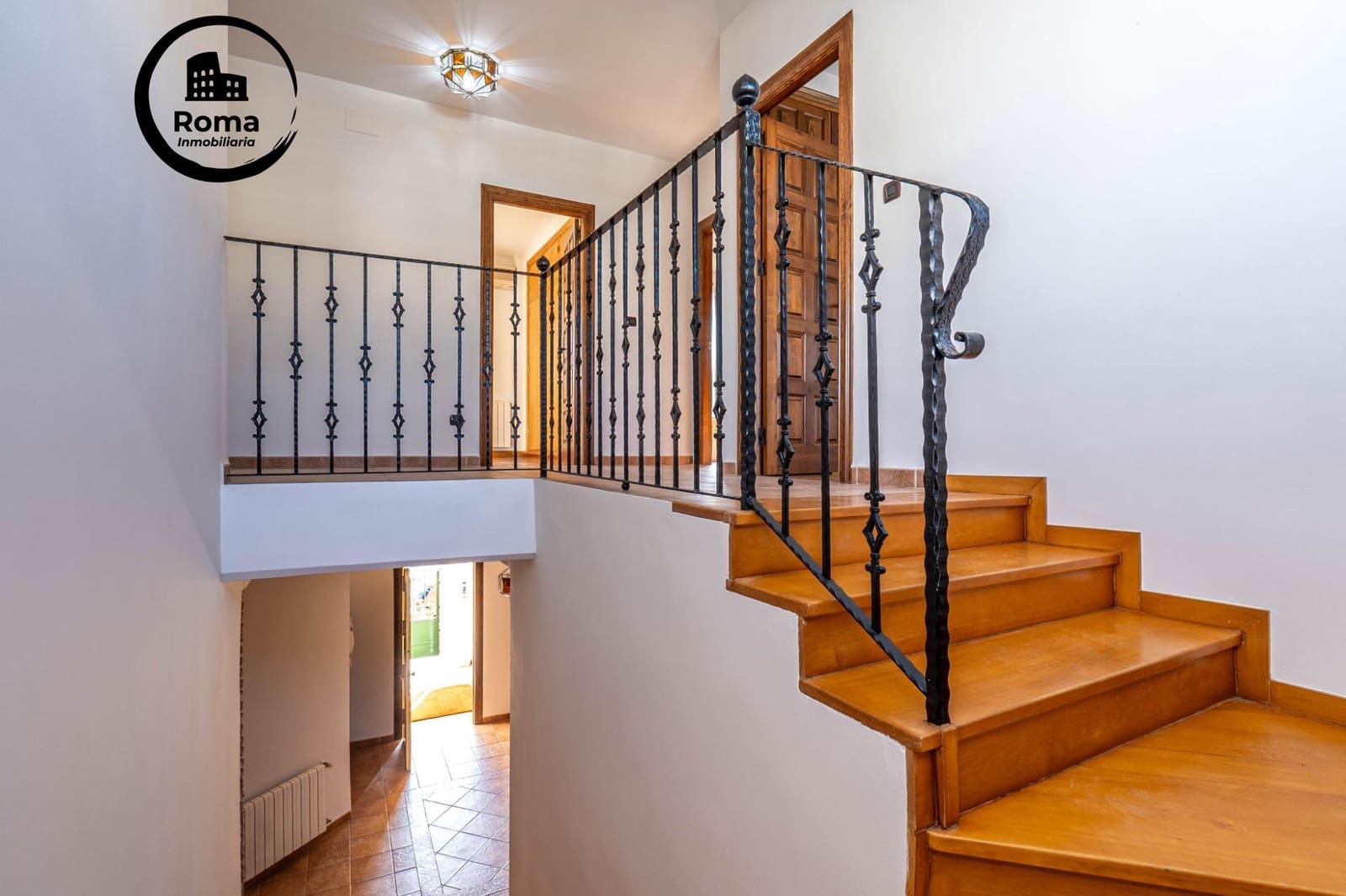 5 bedroom Villa for sale in Santa Fe with pool garage - € 490,000 (Ref: 9586664)