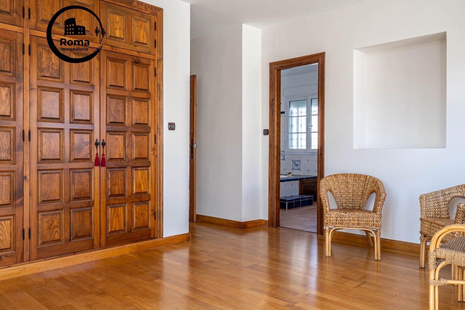 5 bedroom Villa for sale in Santa Fe with pool garage - € 490,000 (Ref: 9586664)