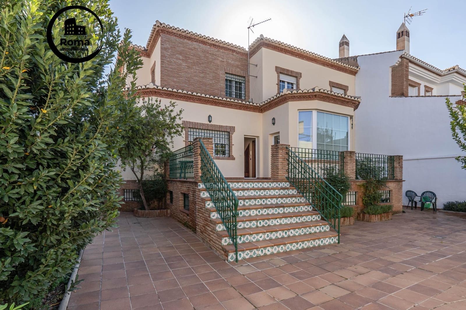 5 bedroom Villa for sale in Santa Fe with pool garage - € 490,000 (Ref: 9586664)