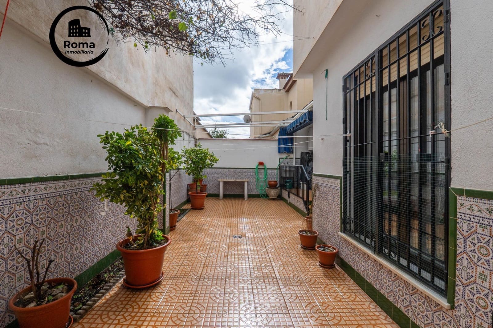 4 bedroom Terraced Villa for sale in Santa Fe with garage - € 220,000 (Ref: 9591436)