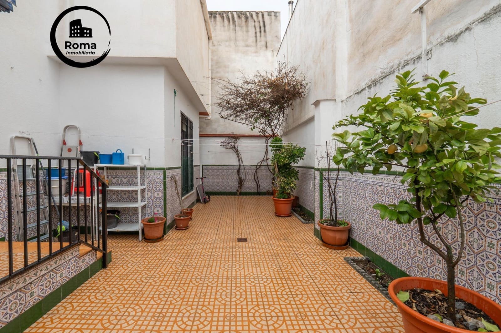 4 bedroom Terraced Villa for sale in Santa Fe with garage - € 220,000 (Ref: 9591436)