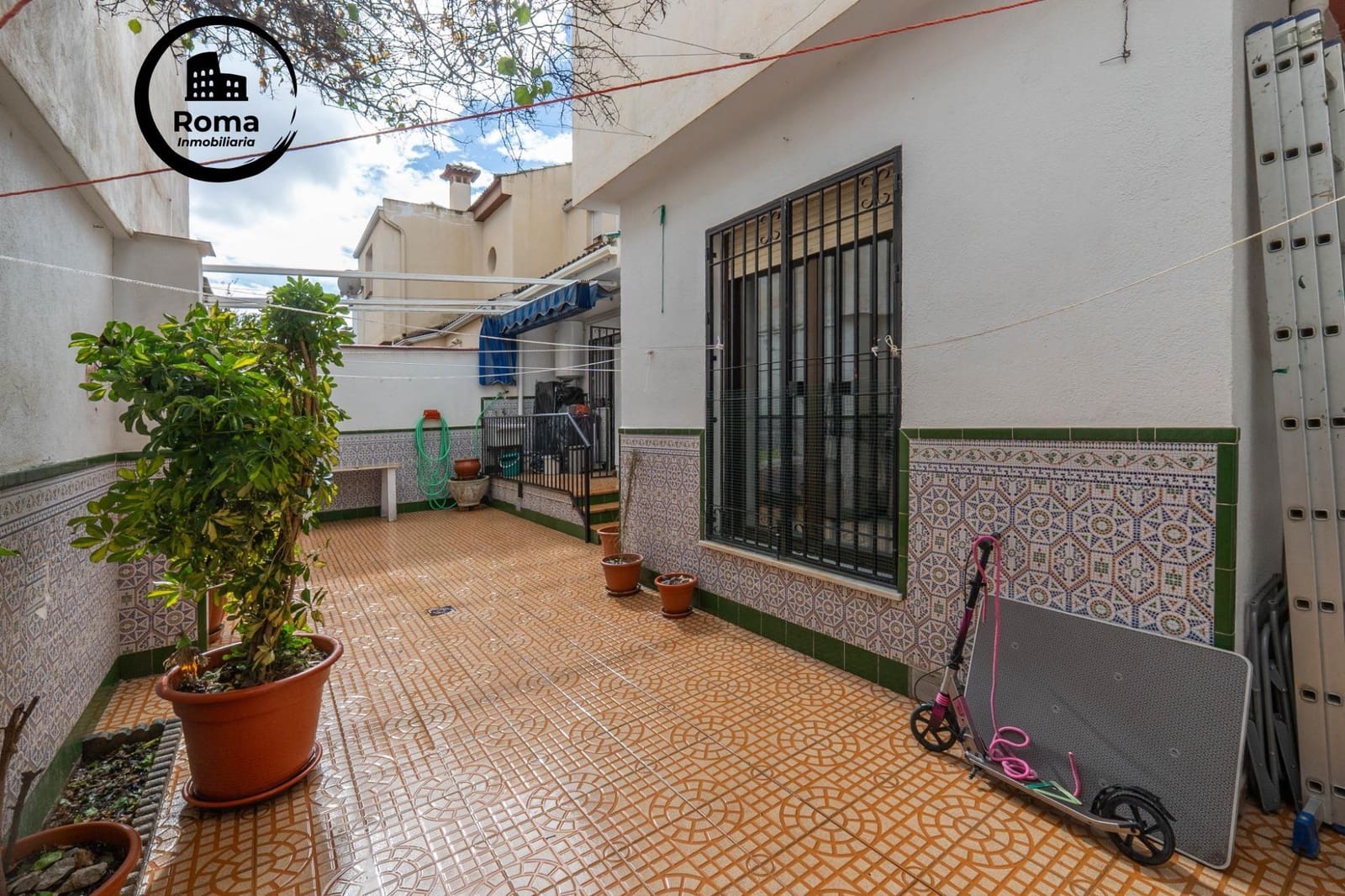 4 bedroom Terraced Villa for sale in Santa Fe with garage - € 220,000 (Ref: 9591436)