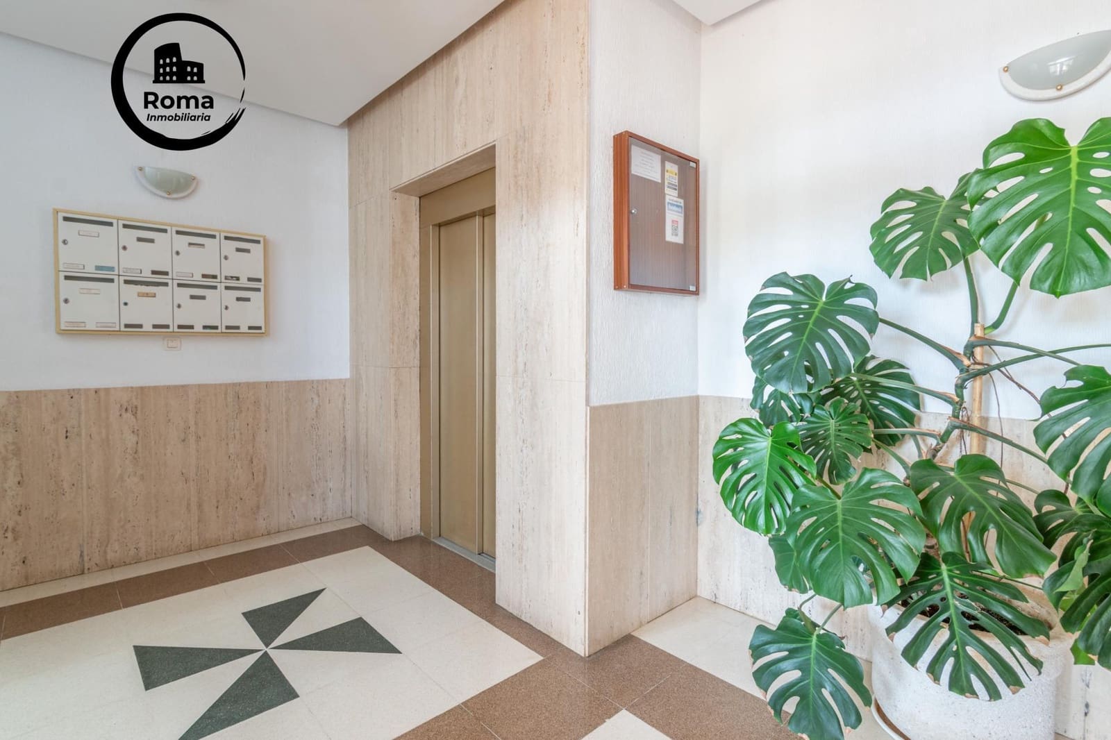 3 bedroom Flat for sale in Salobrena with pool garage - € 320,000 (Ref: 9591438)