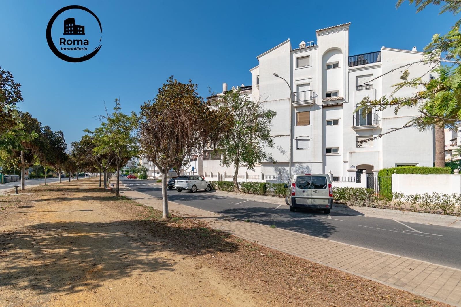 3 bedroom Flat for sale in Salobrena with pool garage - € 320,000 (Ref: 9591438)