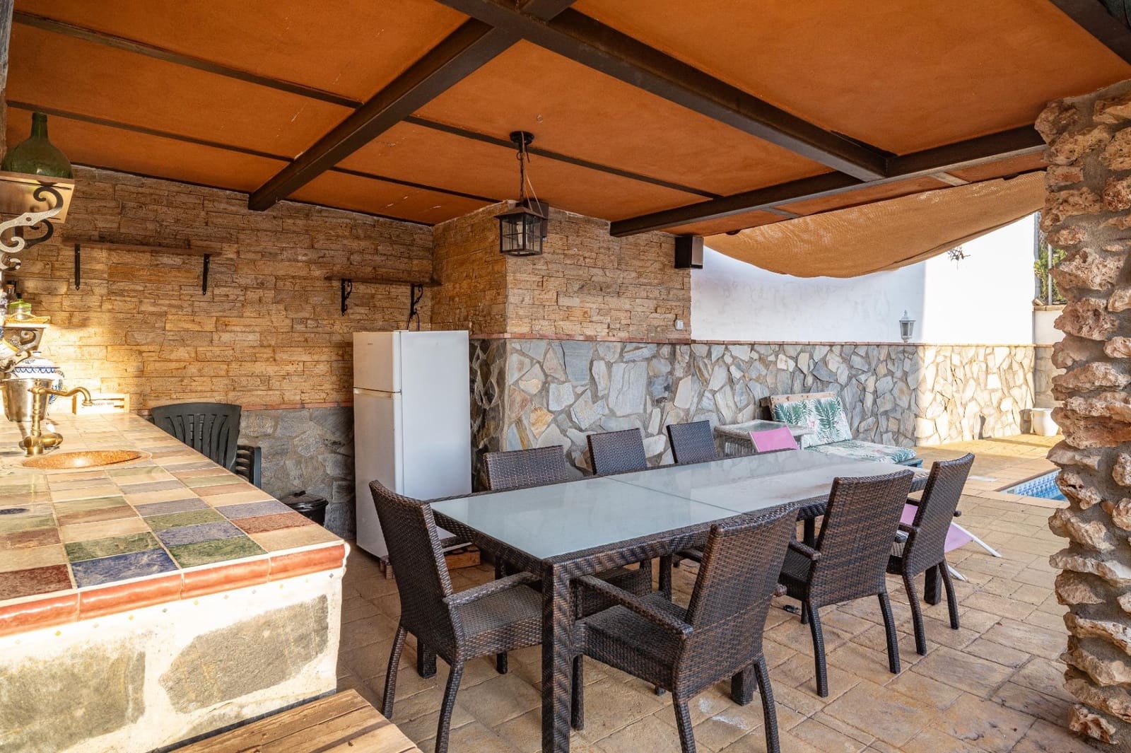 5 soveværelse Villa til salg i Huetor Vega med swimmingpool garage - € 419.000 (Ref: 9591450)