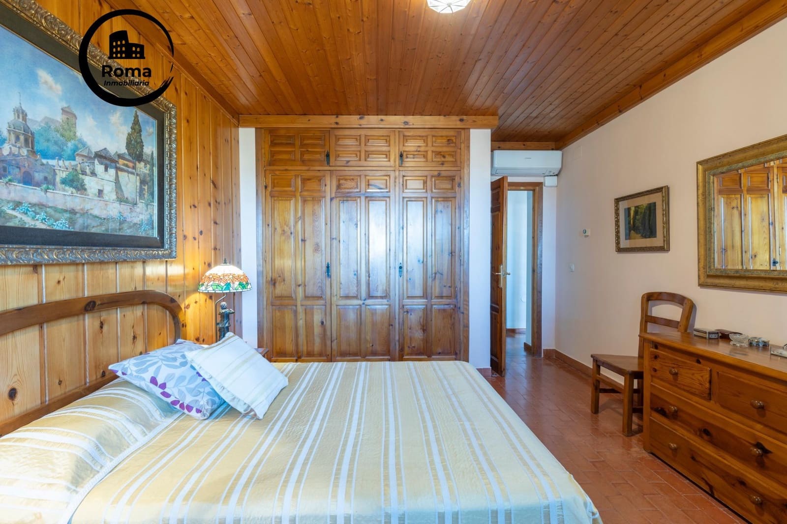 11 bedroom Villa for sale in Huetor Vega with garage - € 850,000 (Ref: 9591452)