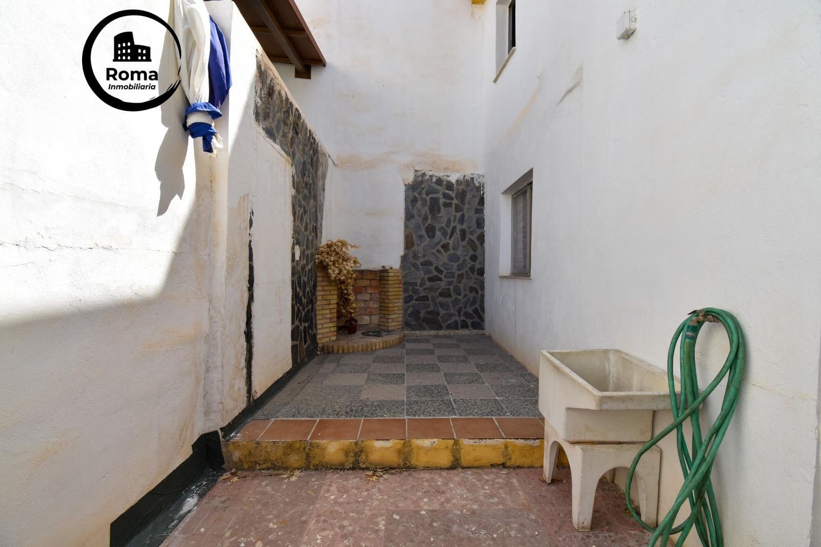 4 bedroom Townhouse for sale in Maracena with garage - € 225,000 (Ref: 9591453)