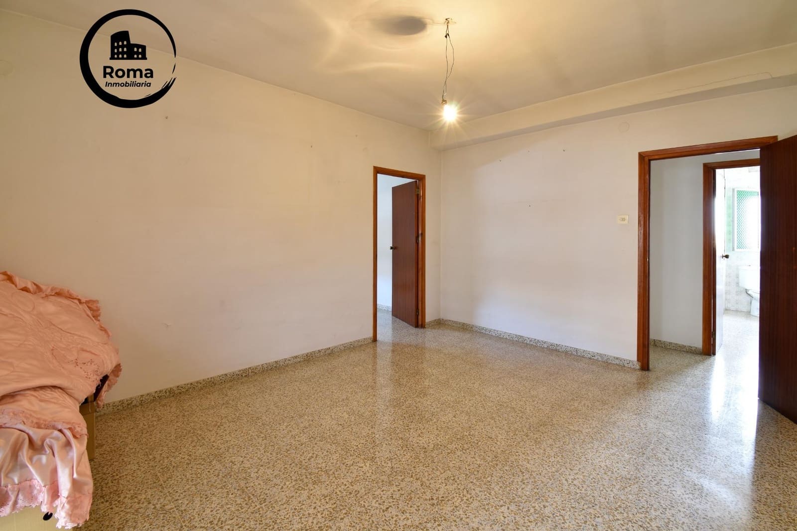 4 bedroom Townhouse for sale in Maracena with garage - € 225,000 (Ref: 9591453)