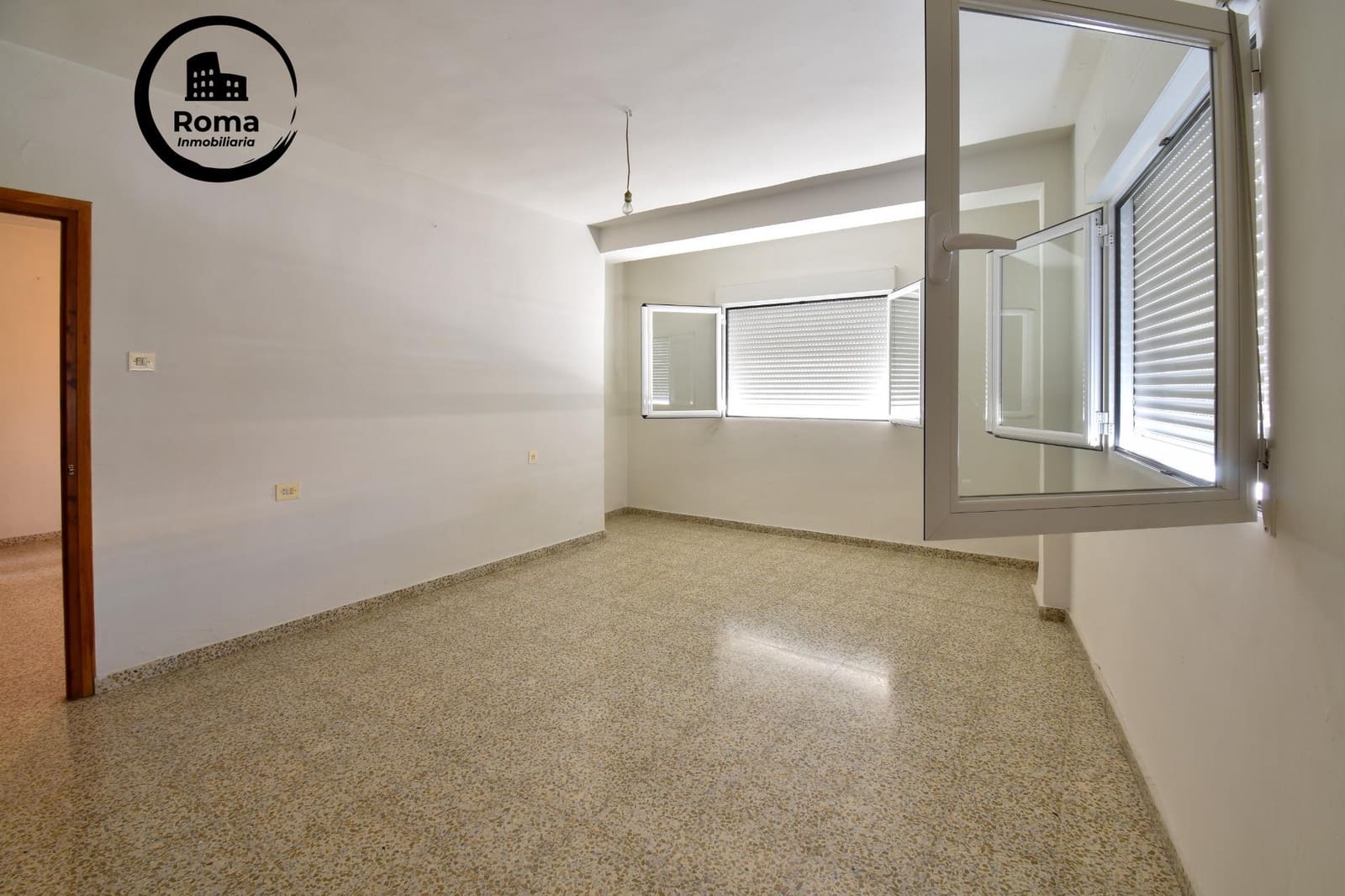 4 bedroom Townhouse for sale in Maracena with garage - € 225,000 (Ref: 9591453)