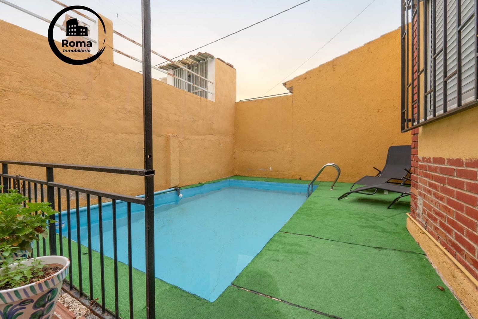 4 quarto Moradia Geminada para venda em Huetor Vega com piscina - 315 000 € (Ref: 9591456)