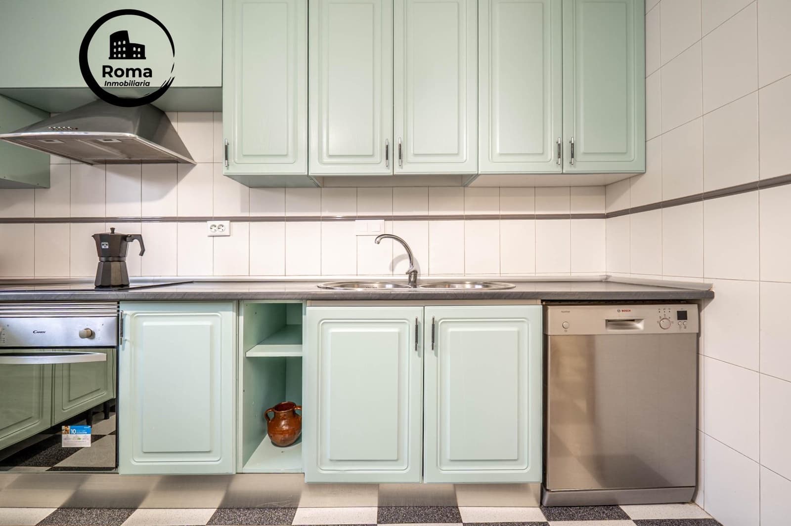 4 quarto Moradia Geminada para venda em Huetor Vega com piscina - 315 000 € (Ref: 9591456)