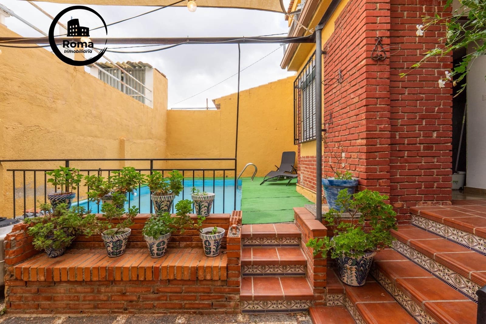 4 quarto Moradia Geminada para venda em Huetor Vega com piscina - 315 000 € (Ref: 9591456)