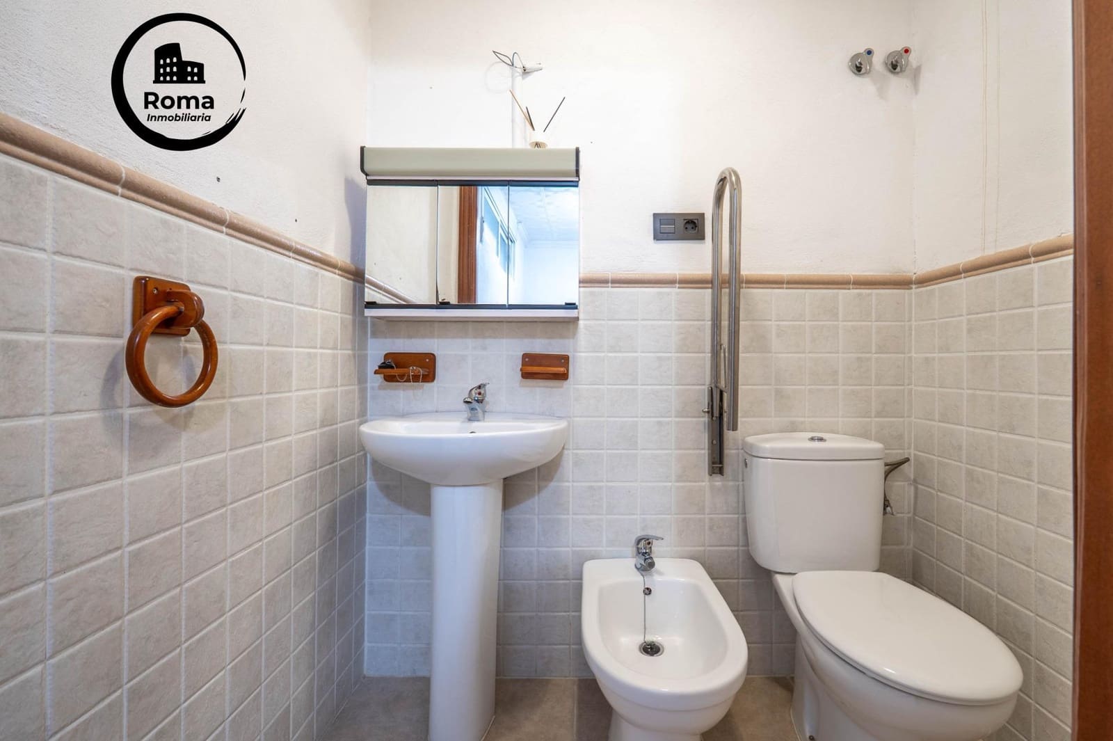 4 quarto Moradia Geminada para venda em Huetor Vega com piscina - 315 000 € (Ref: 9591456)