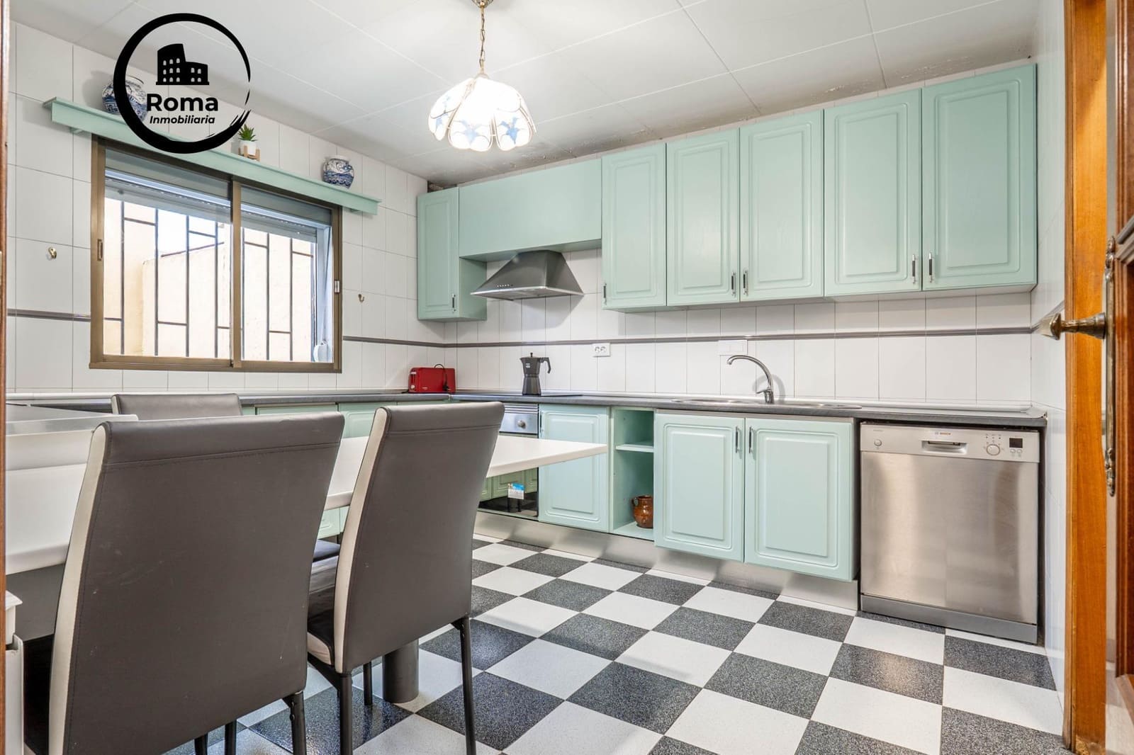 4 quarto Moradia Geminada para venda em Huetor Vega com piscina - 315 000 € (Ref: 9591456)