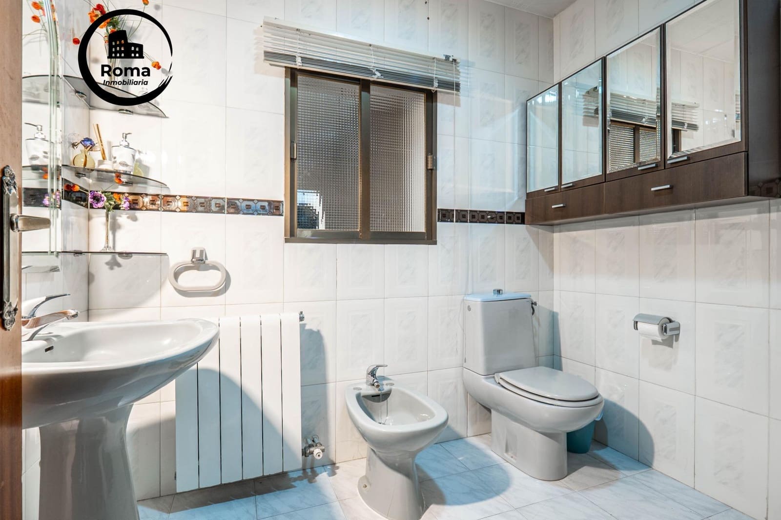 4 quarto Moradia Geminada para venda em Huetor Vega com piscina - 315 000 € (Ref: 9591456)