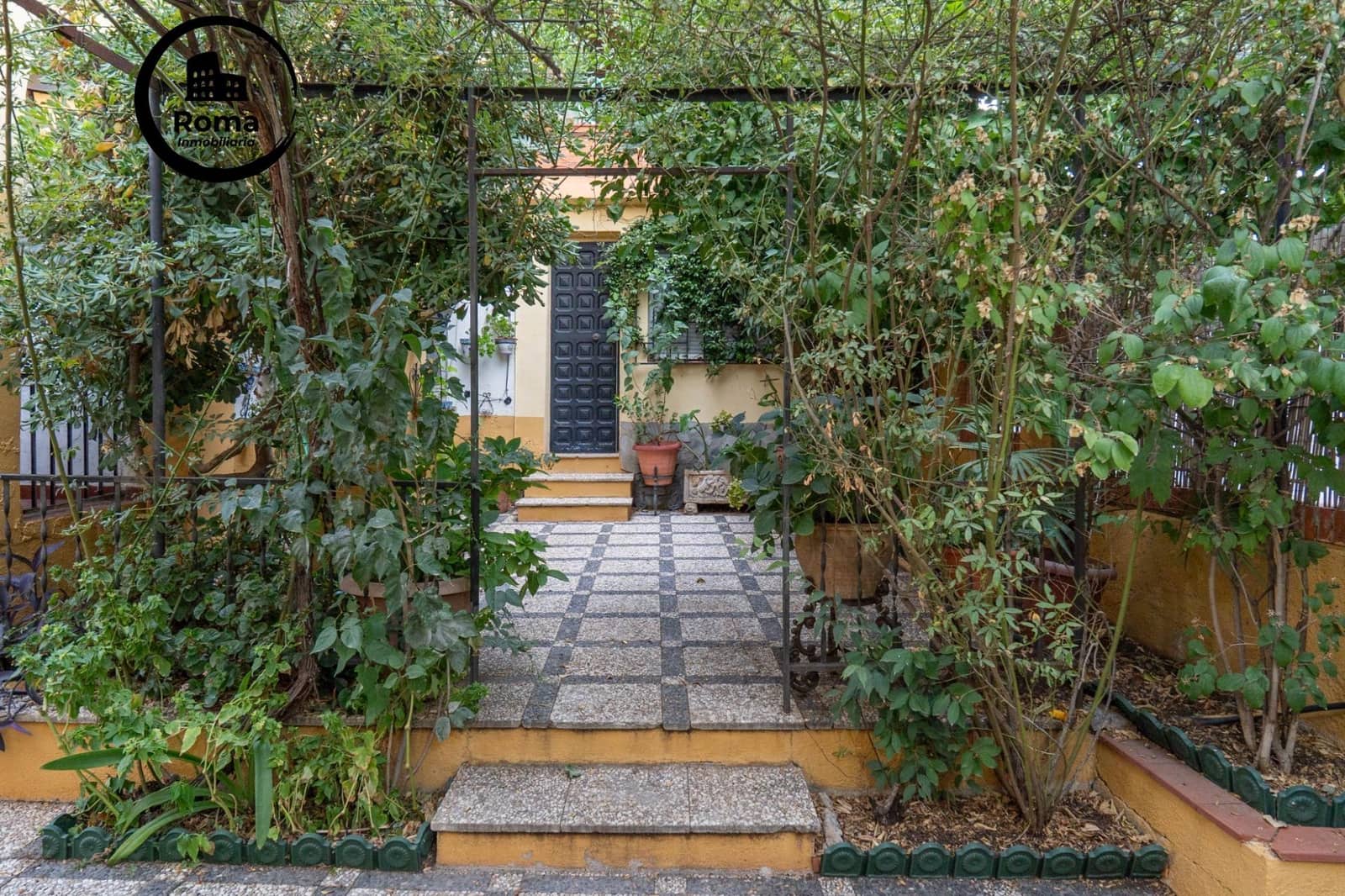 4 quarto Moradia Geminada para venda em Huetor Vega com piscina - 315 000 € (Ref: 9591456)