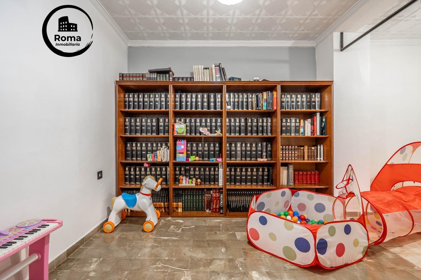 4 quarto Moradia Geminada para venda em Huetor Vega com piscina - 315 000 € (Ref: 9591456)