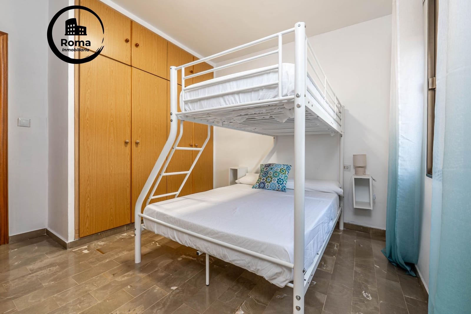 4 quarto Moradia Geminada para venda em Huetor Vega com piscina - 315 000 € (Ref: 9591456)