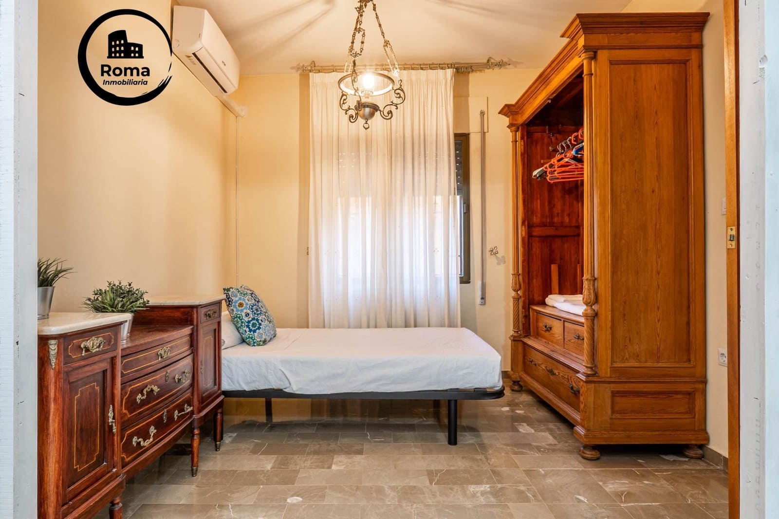 4 quarto Moradia Geminada para venda em Huetor Vega com piscina - 315 000 € (Ref: 9591456)