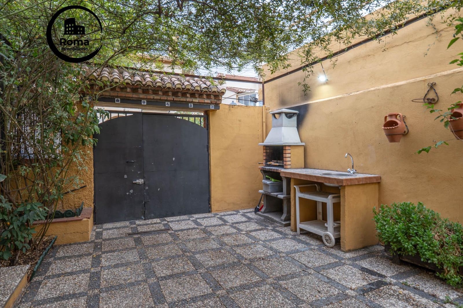 4 quarto Moradia Geminada para venda em Huetor Vega com piscina - 315 000 € (Ref: 9591456)