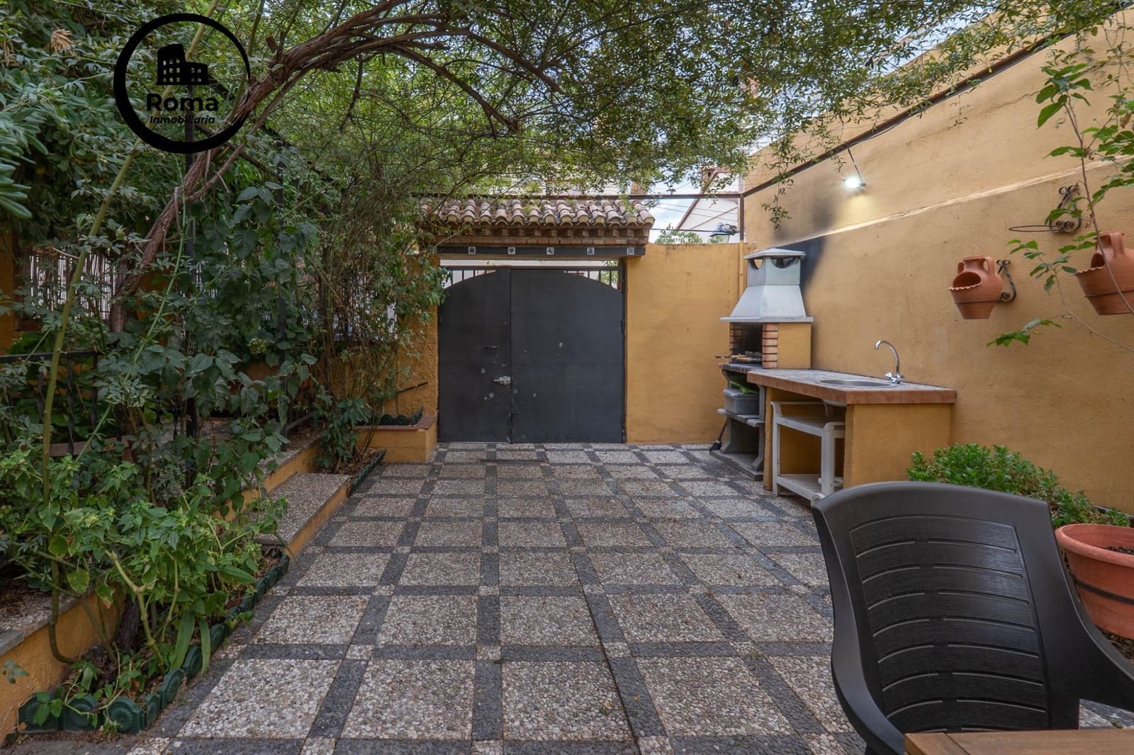 4 quarto Moradia Geminada para venda em Huetor Vega com piscina - 315 000 € (Ref: 9591456)