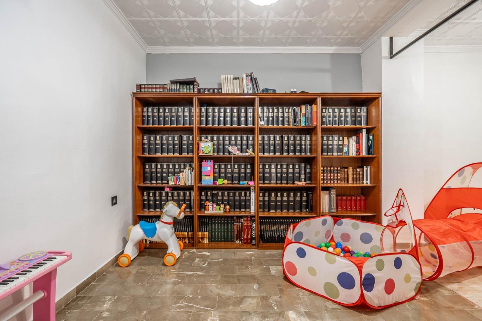 4 quarto Moradia Geminada para venda em Huetor Vega com piscina - 315 000 € (Ref: 9591458)