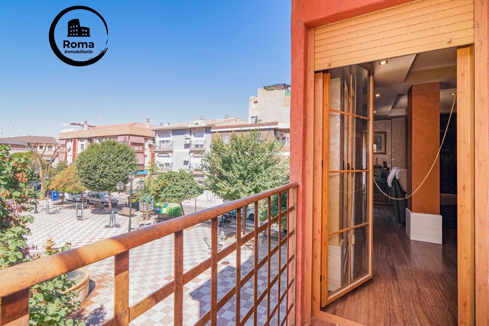 Adosado de 6 habitaciones en Granada ciudad en venta - 385.000 € (Ref: 9596310)