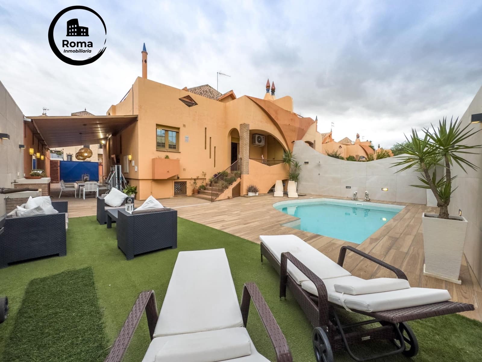 Pareado de 4 habitaciones en Las Gabias en venta con piscina garaje - 385.000 € (Ref: 9596329)